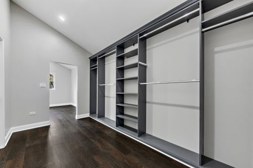 6822 Artesian Ave, Chicago IL  60629-1327 exterior