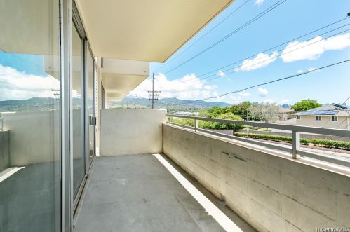 1015 Ala Napunani St, Honolulu HI  96818-1710 exterior