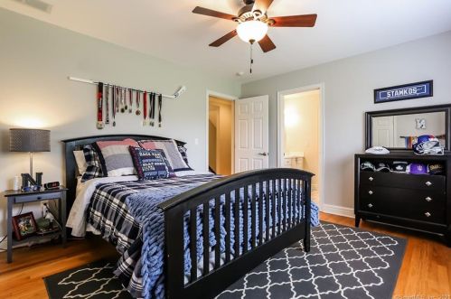 279 North St, Ridgefield CT  06877-2512 exterior