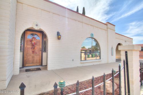 320 Paseo Chuparosas, Green Valley AZ 85614-3303 exterior