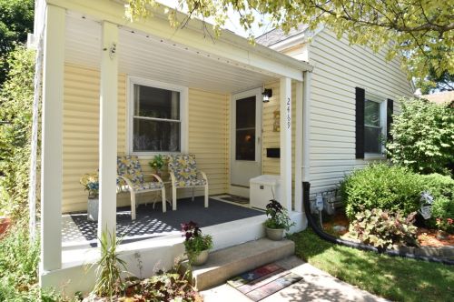 2469 65th St, Milwaukee, WI 53219-2021