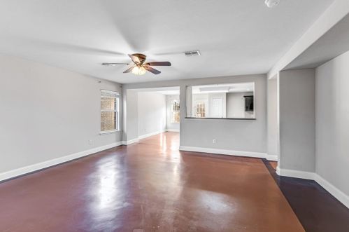 5946 Harbor Glen Dr, Dallas TX  75249-2829 exterior