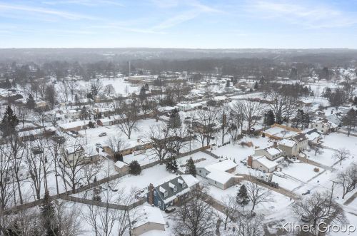 1721 Weymouth Dr, Grand Rapids MI 49508-3711 exterior