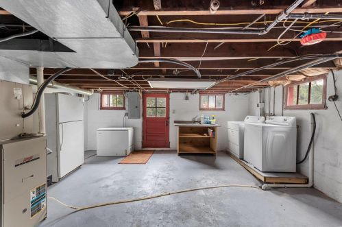 1360 Coburg Lands Dr, Saint Louis MO 63137-3008 exterior