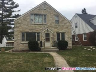 2787 Avondale Blvd, Milwaukee WI  53210-1362 exterior