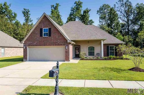 3200 Orleans Quarters Dr, Brusly, LA 70719-2197