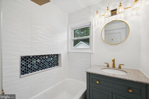 16 Roland Rd, Chester PA 19015-3327 exterior