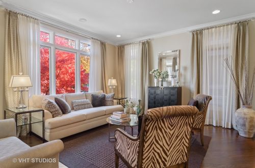 1402 Emerald Ave, Chicago, IL 60607