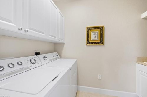 8051 Players Cove Dr, Naples FL 34113-3371 exterior