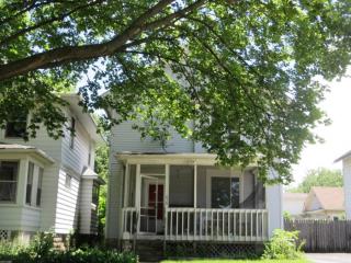 638 Concord St, Aurora, IL 60505-4702