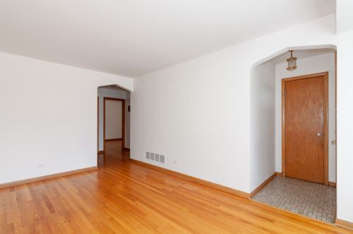 5230 Narragansett Ave, Chicago IL  60638-1343 exterior