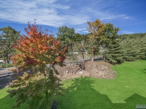 1303 Gatherings Dr, Paterson NJ 07508-1380 exterior