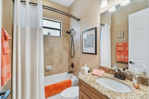 10063 Biscayne Bay Ln, Naples FL 34120-3754 exterior