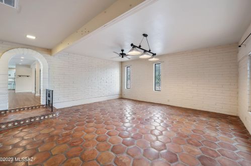 4441 Bear Canyon Rd, Tucson AZ  85749-9649 exterior