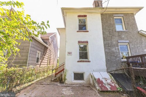 565 Jefferson Ave, Pottstown PA 19464-4721 exterior