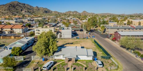 748 Carol Ave, Phoenix AZ 85021-2088 exterior