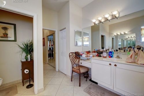 332 Shoreline Cir, Fort Pierce FL 34986-2913 exterior