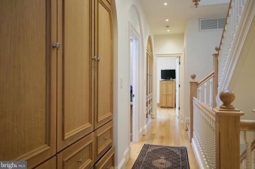 1803 Phelps Pl, Washington DC 20008-1851 exterior