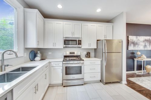 1312 Damen Ave, Chicago IL 60647-5507 exterior