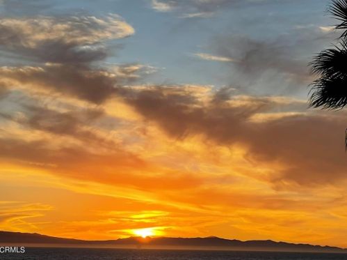 4687 San Sebastian Dr, Oxnard CA  93035-3644 exterior