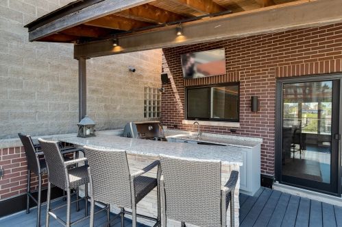 1512 Wieland St, Chicago IL 60610-1233 exterior