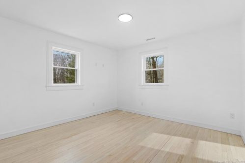 37 Walnut Hill Rd, Ridgefield CT  06877-2906 exterior