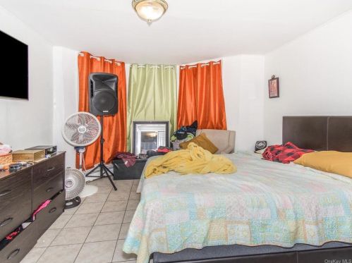 3278 Perry Ave, Bronx NY 10467-3255 exterior