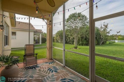 9597 Lindale Trace Blvd, Fort Pierce FL  34987-2439 exterior