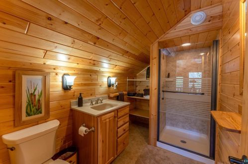 1675 Pioneer Rd, Ely MN 55731-1952 exterior