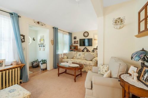 29 Vondran St, Huntington Station NY 11746-2548 exterior