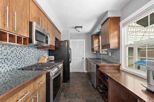 1412 Naples Pl, Fullerton CA  92833-4432 exterior