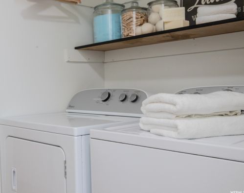 3058 Linton Dr, Taylorsville UT 84088-4632 exterior