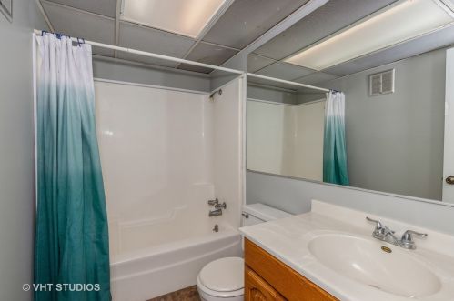 4216 Brentwood Ln, Waukegan IL 60087-1819 exterior