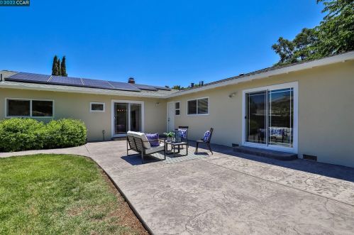 3711 Sierrawood Ct, Concord CA 94519-1423 exterior