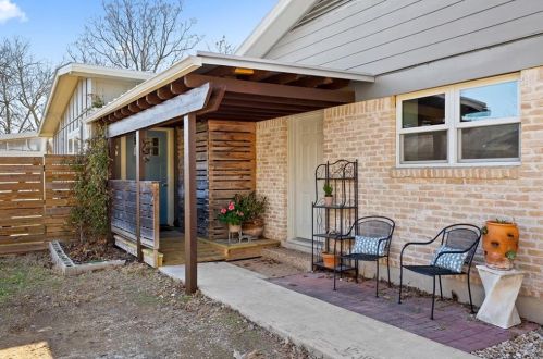 2409 Comburg Castle Way, Austin TX 78748-5259 exterior