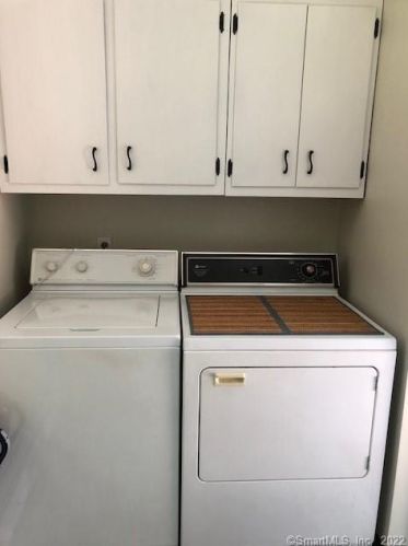 2 Fall St, Derby CT exterior