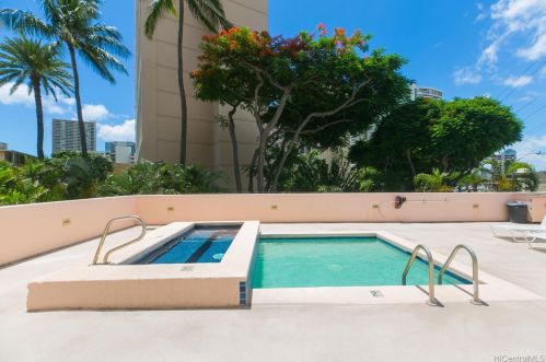 2439 Kapiolani Blvd, Honolulu HI  96826-4659 exterior