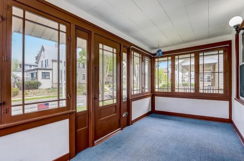 1239 48th St, Milwaukee, WI 53214-3513