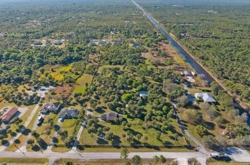 2630 18 Ave, Naples FL 34120-0035 exterior