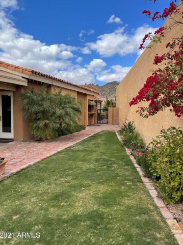 10843 11th St, Phoenix AZ 85020-5836 exterior