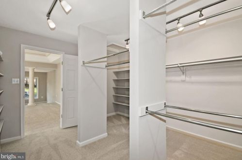 6149 Cobbs Rd, Alexandria VA 22310-1647 exterior