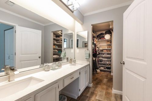 82 Dunwoody Spg, Atlanta GA 30328-4529 exterior