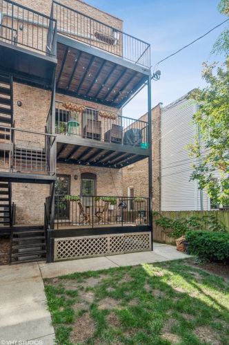 1316 Oakley Blvd, Chicago IL 60622-3048 exterior