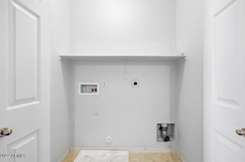 1702 Bell Rd, Phoenix AZ  85022-6273 exterior