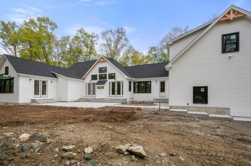 645 Glendale Rd, Wilbraham MA 01095 exterior