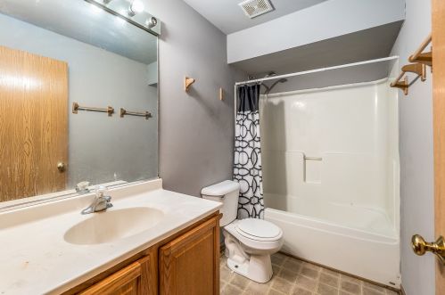 7215 Vincennes Ave, Chicago IL 60653-3410 exterior