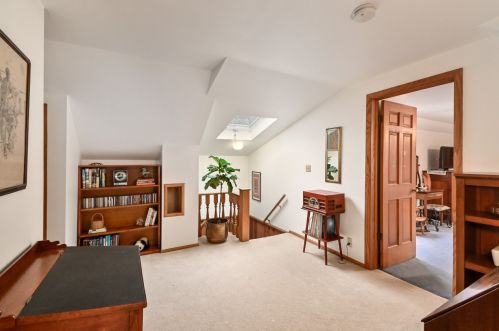 4929 Hollywood Ave, Milwaukee WI 53217-5935 exterior