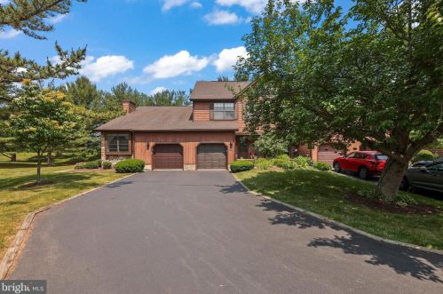 50 Danielle Ct, Trenton NJ  08648-1451 exterior