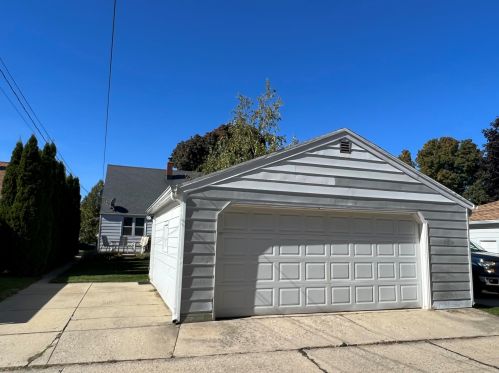 2640 71, Milwaukee WI 53219-2511 exterior