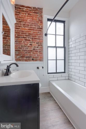 564 Plum St, Lancaster PA 17602-2349 exterior